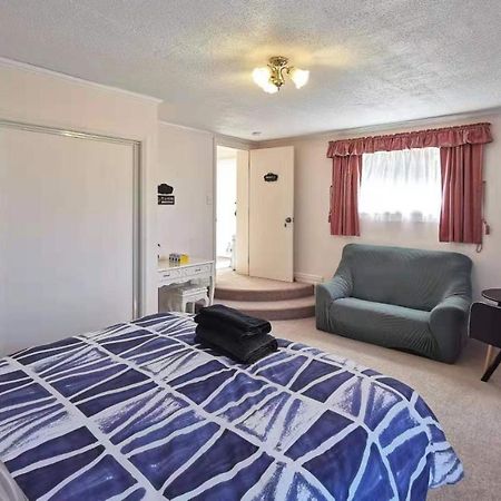 Large Private Room In Modern Stylish House Dunedin Esterno foto